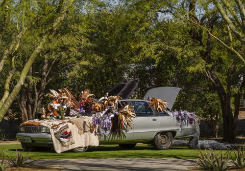 Photo of a car made sculpture (JPG)